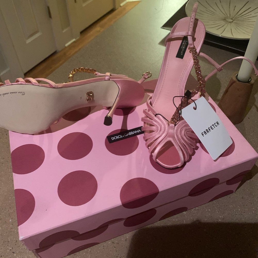 Dolce and gabbana heels soft pink, never worn. Purchased from Farfetch